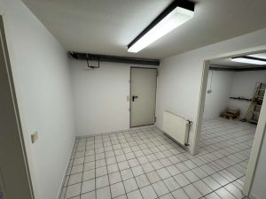 KG Flur, Außentreppe